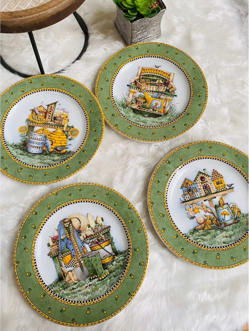 Sakura Decorative Ceramic Plates Set of 4 with Green and Gold Trim
